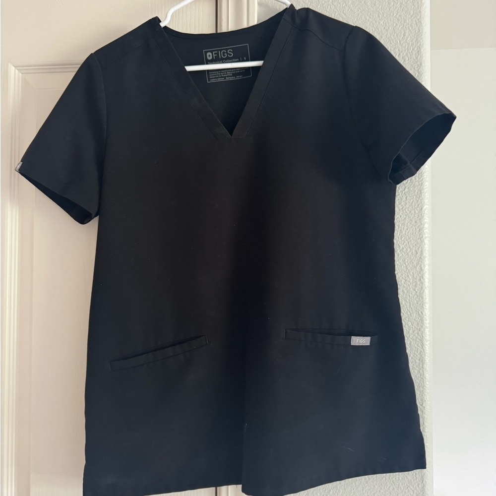 Figs scrub top